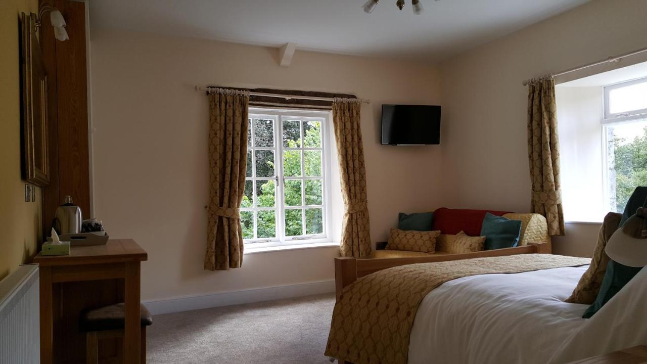 Pontyclerc Farm House Bed And Breakfast Ammanford Exteriör bild