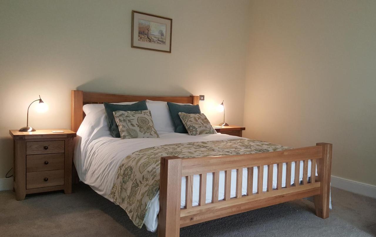 Pontyclerc Farm House Bed And Breakfast Ammanford Exteriör bild