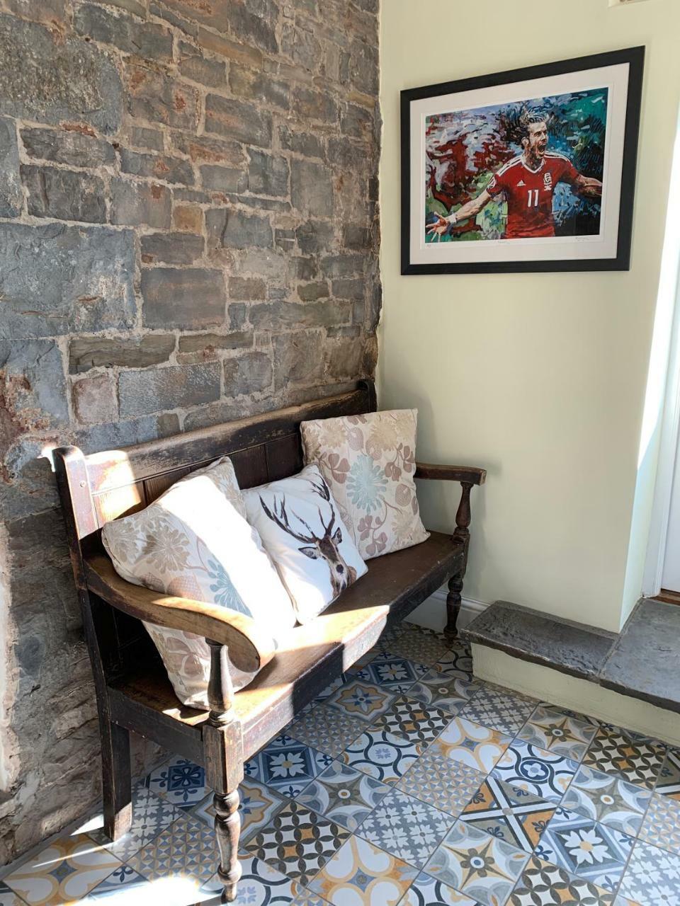 Pontyclerc Farm House Bed And Breakfast Ammanford Exteriör bild