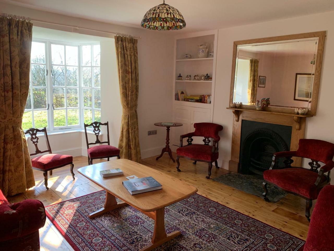 Pontyclerc Farm House Bed And Breakfast Ammanford Exteriör bild