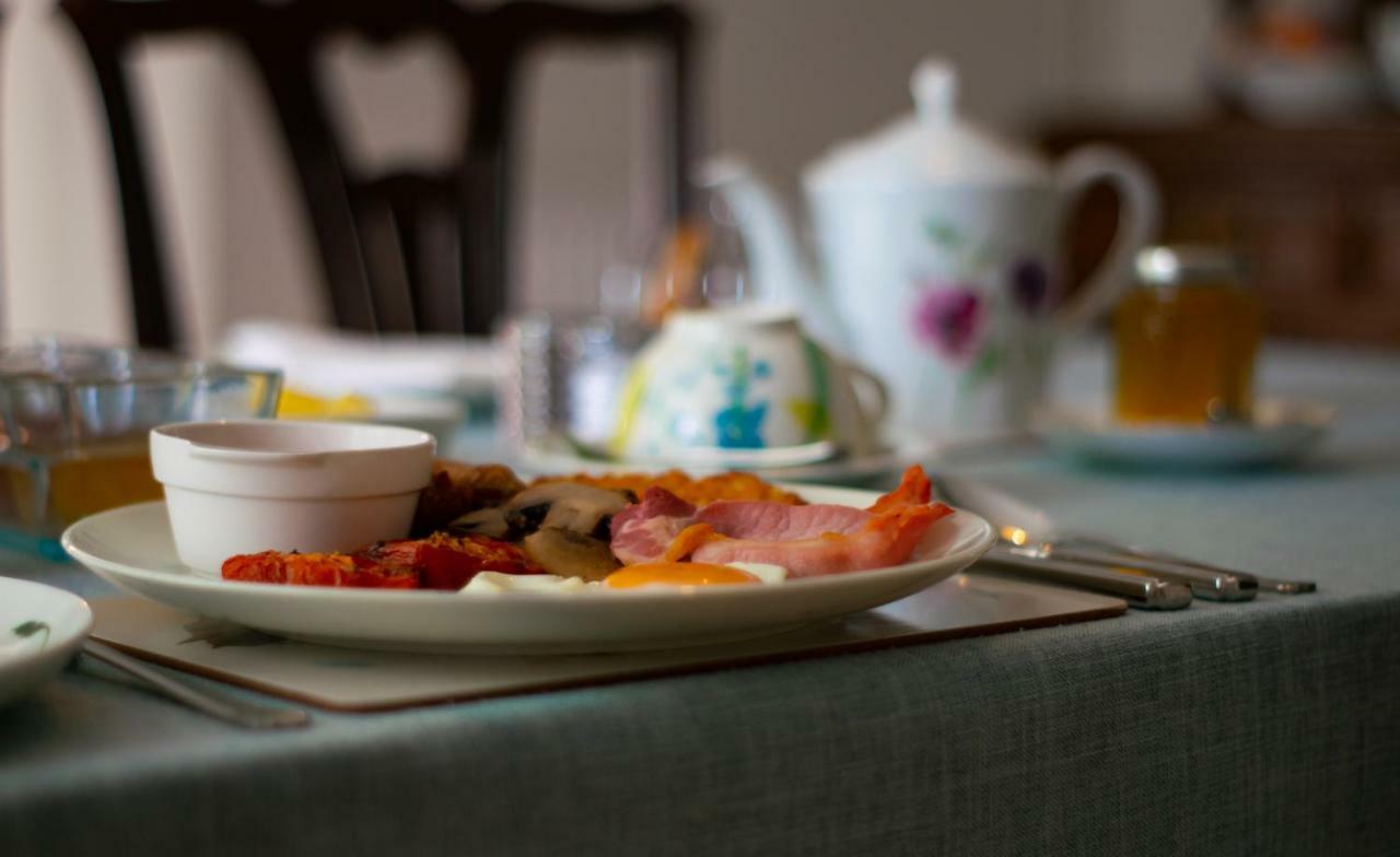 Pontyclerc Farm House Bed And Breakfast Ammanford Exteriör bild